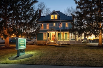 Ash Street Inn