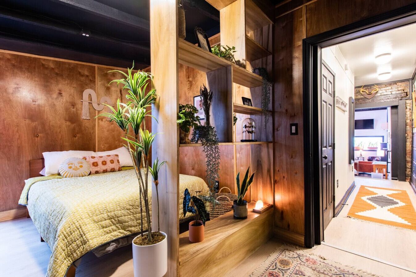 3 habitaciones, escritorio, tabla de planchar con plancha y wifi 