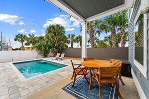 Outdoor pool - Horizon Dreams by Southern Vacation Rentals (Panama City Beach)