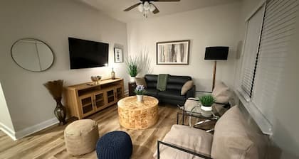 Stylish | Pvt Baths | Minutes to Dining & Shopping