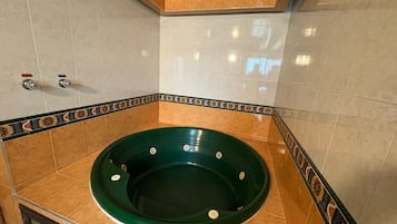 Rom – standard (Sauna y Jacuzzi) | Innvendig
