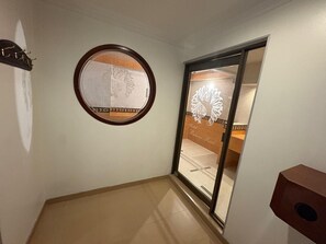 Standardzimmer, Badewanne (Jacuzzi) | Innenbereich