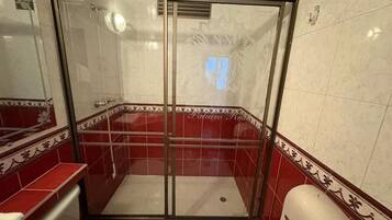 Bathroom | Shower, towels