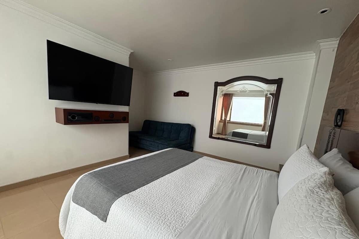 Standard-huone (Sauna y Jacuzzi) | Ilmainen Wi-Fi, pÀÀsy pyörÀtuolilla