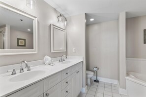 Condo, Multiple Beds (Waterscape 535-A) | Bathroom - Waterscape 535-a (Fort Walton Beach)