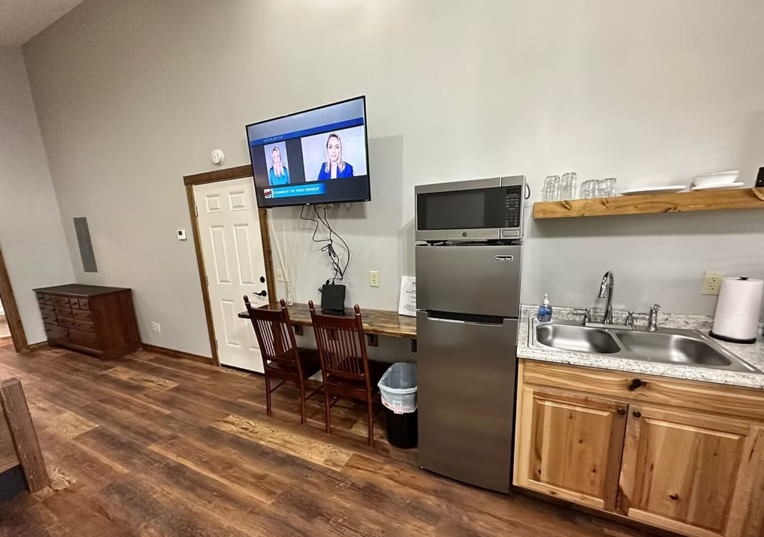 Fridge, microwave, coffee/tea maker, toaster