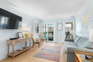Living area - Charming 1st Floor Condo • Pool • Oceanside Complex (Atlantic Beach)