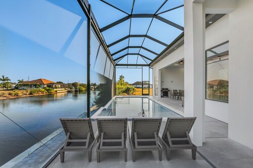 Gulf-Access Canal front Villa with Heated Pool/SPA in Cape Coral, FL
