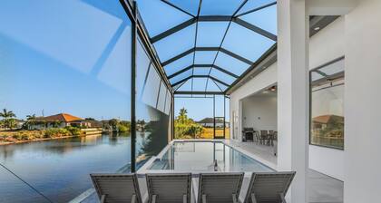 Gulf-Access Canal front Villa with Heated Pool/SPA in Cape Coral, FL