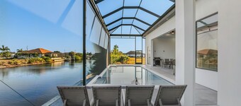 Gulf-Access Canal front Villa with Heated Pool/SPA in Cape Coral, FL
