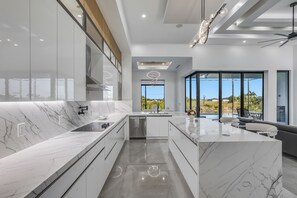 Private kitchen - Gulf-Access Canal front Villa with Heated Pool/SPA in Cape Coral, FL (Cape Coral)