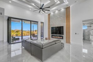 Interior - Gulf-Access Canal front Villa with Heated Pool/SPA in Cape Coral, FL (Cape Coral)