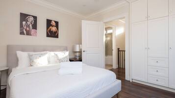 Iron/ironing board, WiFi, bed sheets