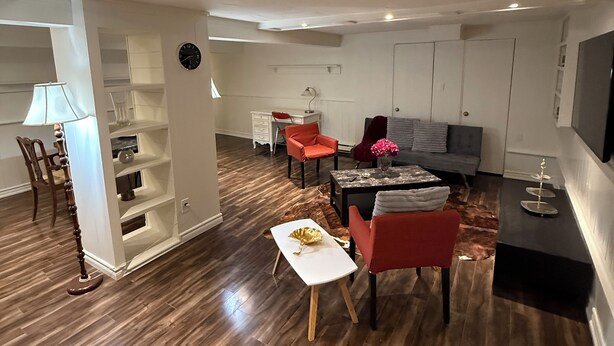Living area - Spacious 2BR Basement • Full Kitchen • Vaughan (Vaughan)