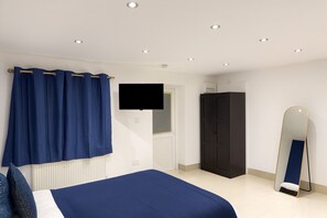 مكواة/لوح كي وواي فاي وملاءات أسرّة