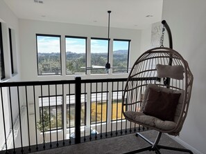 Interior - 5Bd-4bath with Lake Travis views, Game room, Ping Pong, Movie Theatre, Sleeps 12 (Jonestown)