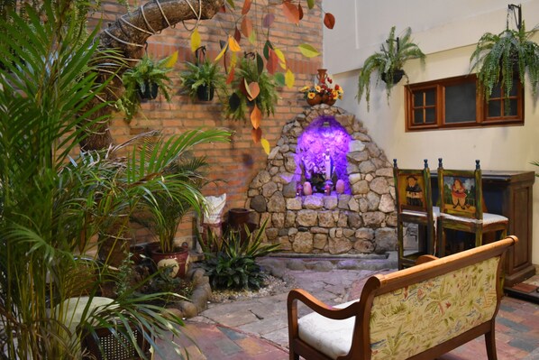 المنشأة من الداخل