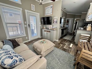 TV - The Blue Nook a Tiny Home Retreat (Austin)