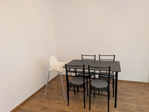 Dining - Vacation apartment at the monastery church in Nienburg (Nienburg (Saale))