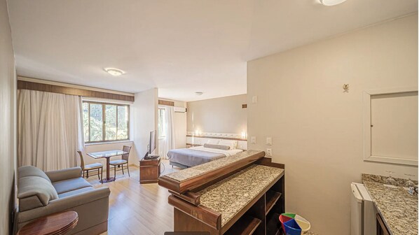 Studio tiện nghi đơn giản | Bếp riêng