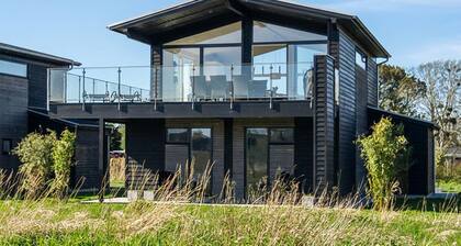 Amazing home in Frederikshavn with house sea view