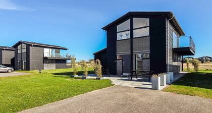 Amazing home in Frederikshavn with house sea view