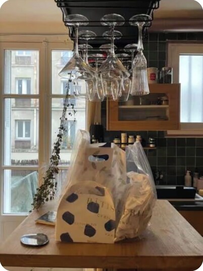 Arthouse, Cozy 2 bed, Balcony, Bastille, 11eme Paris, pet friendly