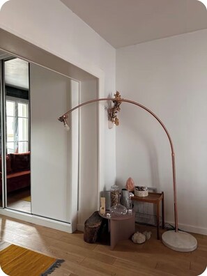 Interior - Arthouse, Cozy 2 bed, Balcony, Bastille, 11eme Paris, pet friendly (paris)