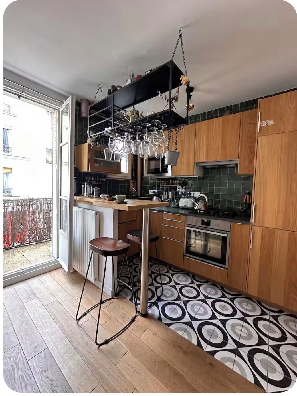 Micro-ondes, four, plaque de cuisson, lave-vaisselle