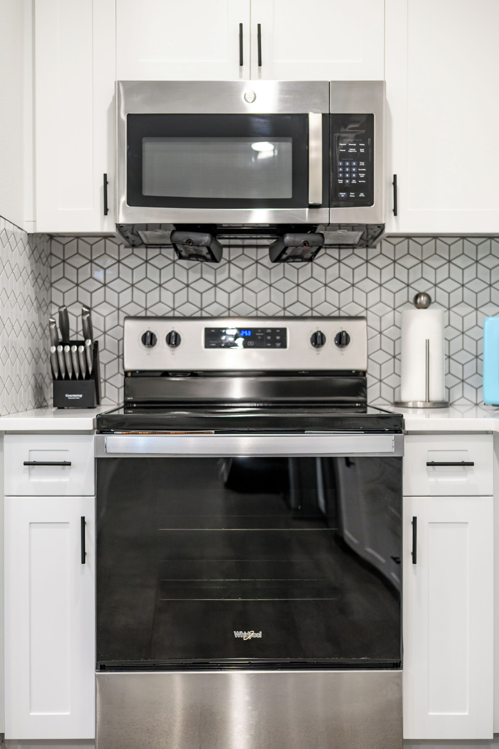 冰箱、微波炉、烤箱、炉灶