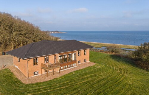 Gorgeous home in Lemvig with WiFi