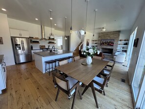 Dining - Brilliant 5-bedroom house with in charming Highland (Highland)