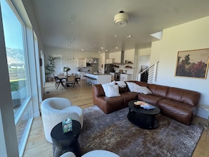 Living area - Brilliant 5-bedroom house with in charming Highland (Highland)