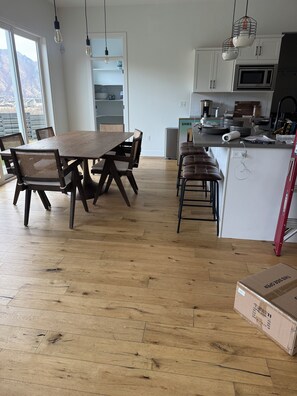 Dining - Brilliant 5-bedroom house with in charming Highland (Highland)
