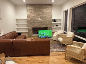 Interior - Brilliant 5-bedroom house with in charming Highland (Highland)