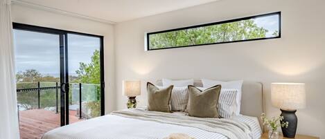 Fer et planche à repasser, accès Internet, draps fournis