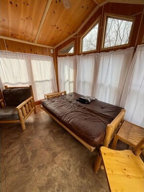 Desk, iron/ironing board, travel crib, WiFi - Waterfront Bourbon Barrel Cabin (Indianapolis)