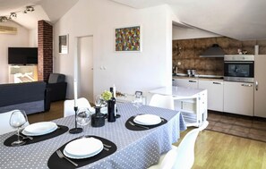Dining - Lovely apartment in Supetar with WiFi (Supetar)