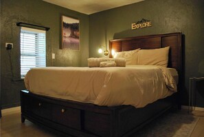 Room - Christmas Getaway - Hot Tub, Fireplaces + 5 Min to Lake - Near Flaming Gorge (Manila)