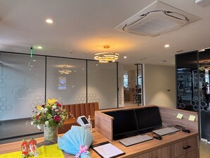 Reception - Round D Clock (New Delhi)