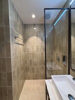 Classic-herbergi með tvíbreiðu rúmi | Baðherbergi