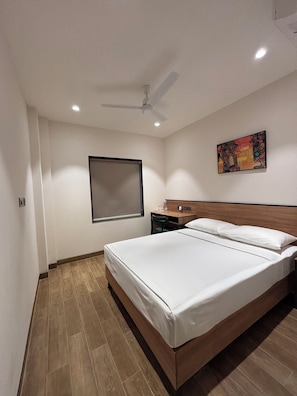Classic Double Room | Free WiFi, bed sheets - Round D Clock (New Delhi)