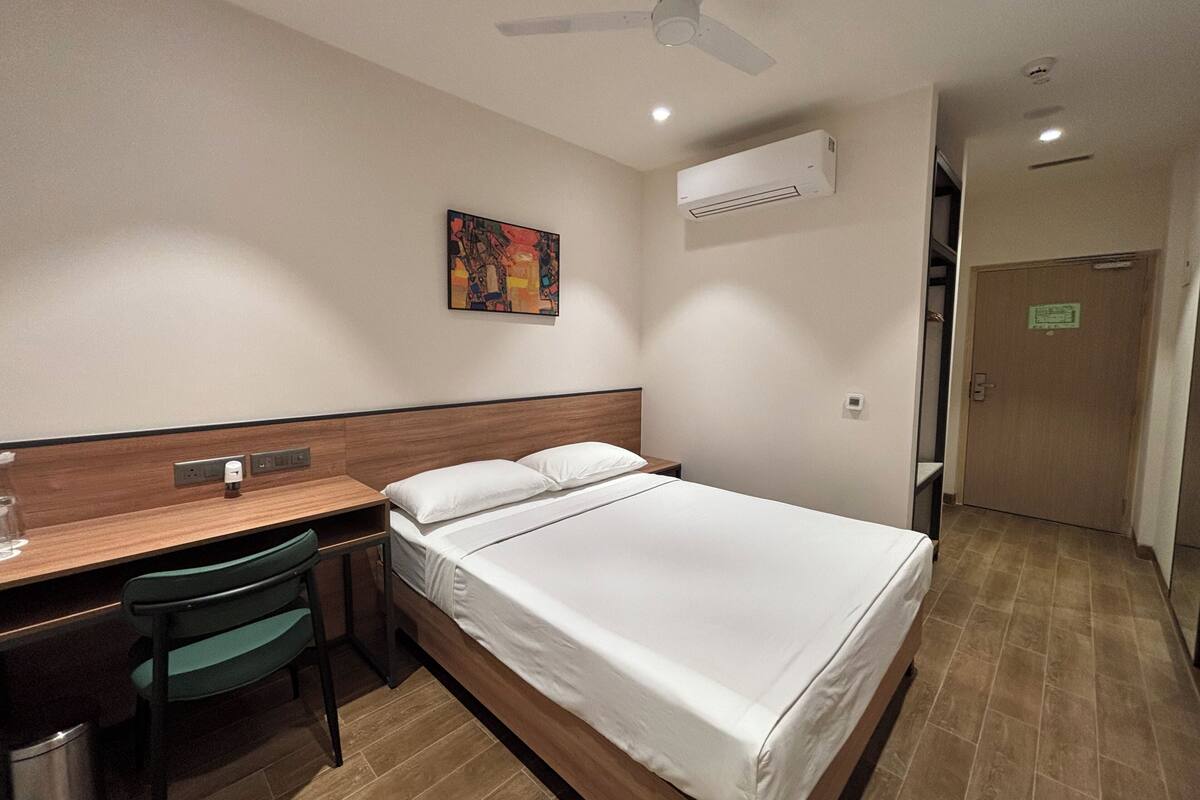Classic Double Room | Laptop workspace, soundproofing, WiFi (free), individually decorated
