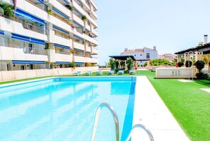 Pool - BRIGHT APARTMENT IN THE HEART OF PUERTO BANÚS (Marbella)