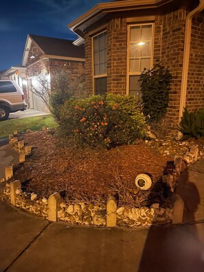 المنطقة المحيطة بالمنشأة