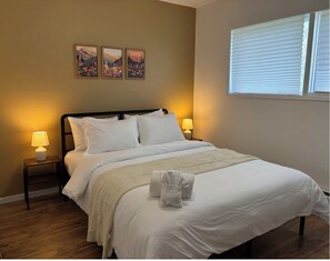 旅行婴儿床、WiFi、床单