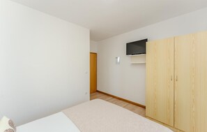1 bedroom, travel crib, WiFi (free) - Cozy apartment in Vir with WiFi (Vir)