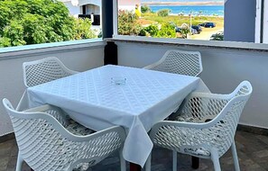 Outdoor dining - Cozy apartment in Vir with WiFi (Vir)