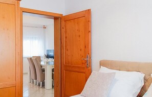 Travel cot, free WiFi - Amazing apartment in Vir with WiFi (Vir)