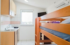 1 bedroom, travel cot, free WiFi - 1 bedroom lovely apartment in Vir (Vir)